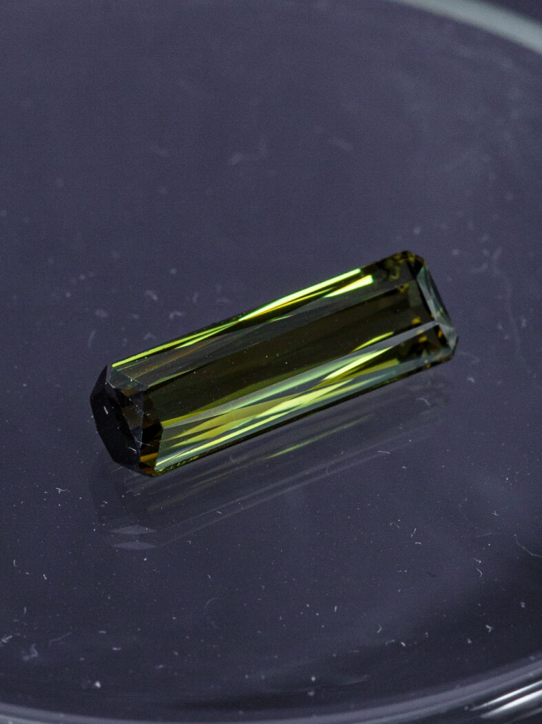 Турмалин верделит полихромный оливково-зелёный, багет, 5,65 ct — AA-60, фото 1